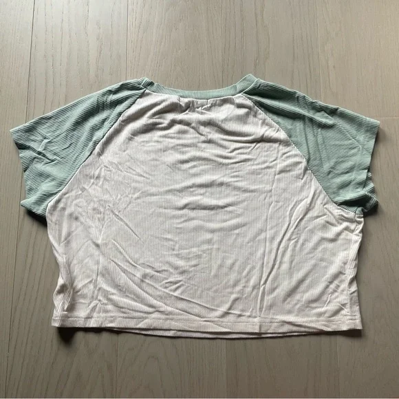 Cherube Raglan Tee - Picture 2 of 3